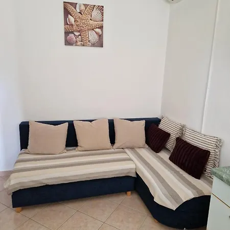 Danijela Apartment *